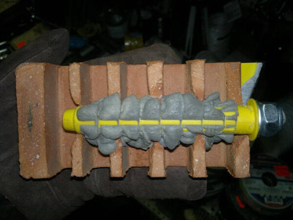 Как прикрепить карниз к гипсокартону? Как прикрепить карниз к гипсокартону?