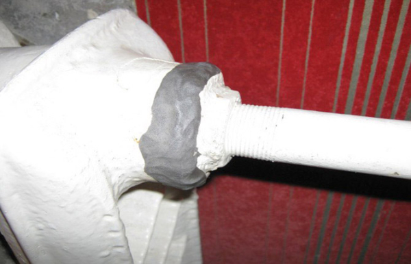 Как правильно пользоваться холодной сваркой: виды, состав, инструкция по применению Как правильно пользоваться холодной сваркой: виды, состав, инструкция по применению