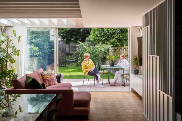 Цветные комнаты и старинные детали: смелый дизайн викторианского дома в Лондоне Цветные комнаты и старинные детали: смелый дизайн викторианского дома в Лондоне