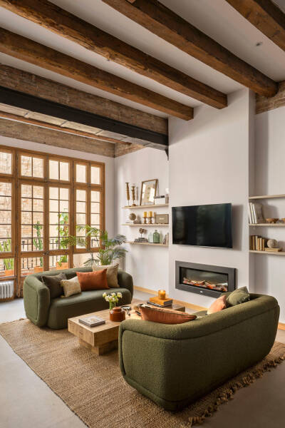 Аутентичная испанская квартира в роскошном модернистском доме в Барселоне