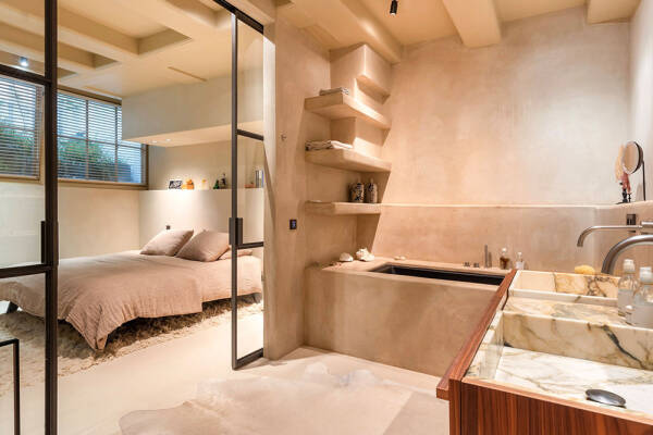 Стильный современный интерьер в доме на канале в Амстердаме Стильный современный интерьер в доме на канале в Амстердаме