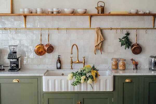 Прекрасная английская кухня в большой немецкой квартире Прекрасная английская кухня в большой немецкой квартире