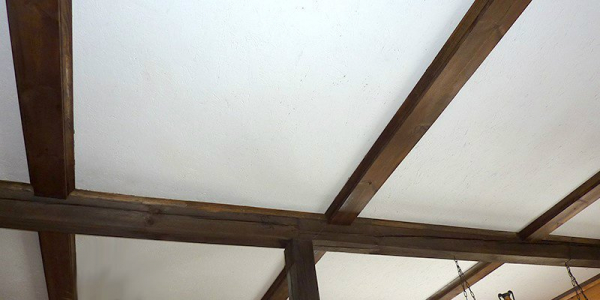 Подшивка потолка ОСБ плитой: плюсы и минусы, выбор плиты на потолок, технология монтажа. Подшивка потолка ОСБ плитой: плюсы и минусы, выбор плиты на потолок, технология монтажа.