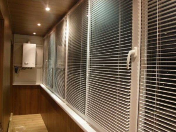 Как правильно выбрать жалюзи на балкон Как правильно выбрать жалюзи на балкон