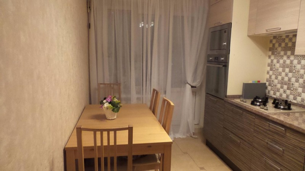 Выбор штор на кухню с балконной дверью Выбор штор на кухню с балконной дверью