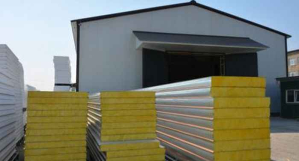 Особенности сэндвич панелей Особенности сэндвич панелей