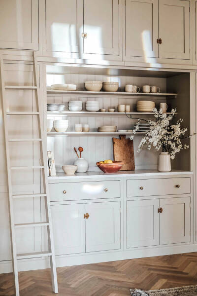 Прекрасная английская кухня в большой немецкой квартире Прекрасная английская кухня в большой немецкой квартире