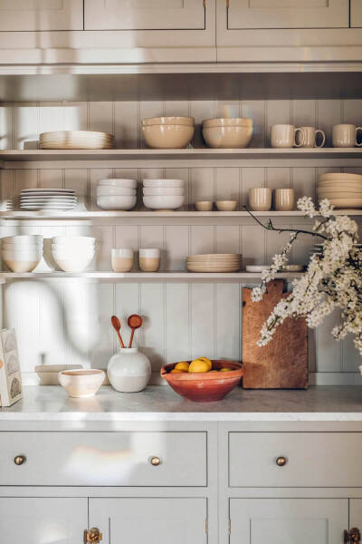 Прекрасная английская кухня в большой немецкой квартире Прекрасная английская кухня в большой немецкой квартире