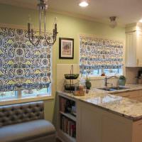 Как правильно выбрать римские шторы на кухню, фото в интерьере, видео Как правильно выбрать римские шторы на кухню, фото в интерьере, видео