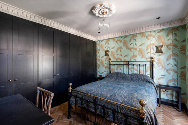 Небольшой дом в Лондоне с черными акцентами в декоре Небольшой дом в Лондоне с черными акцентами в декоре