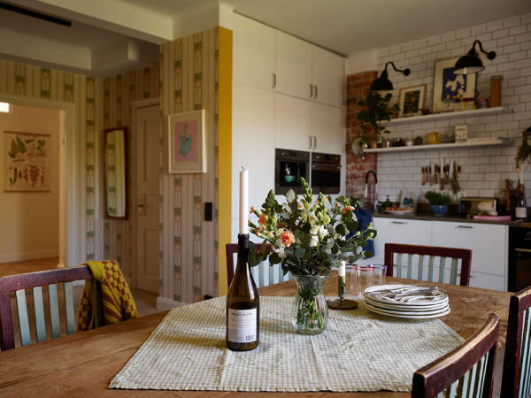 Квартира в Швеции с настроением загородной дачи (86 кв. м) Квартира в Швеции с настроением загородной дачи (86 кв. м)