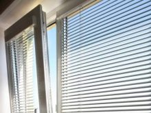 Как правильно выбрать жалюзи на балкон Как правильно выбрать жалюзи на балкон