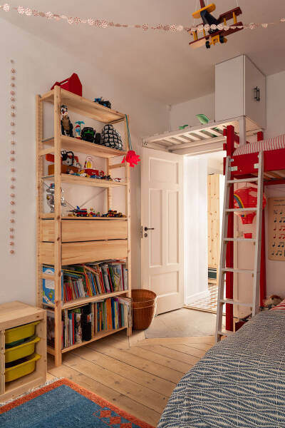 Дровяная печь и винтажная мебель: уютная квартира в Швеции (78 кв. м) Дровяная печь и винтажная мебель: уютная квартира в Швеции (78 кв. м)