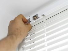 Как правильно выбрать жалюзи на балкон Как правильно выбрать жалюзи на балкон