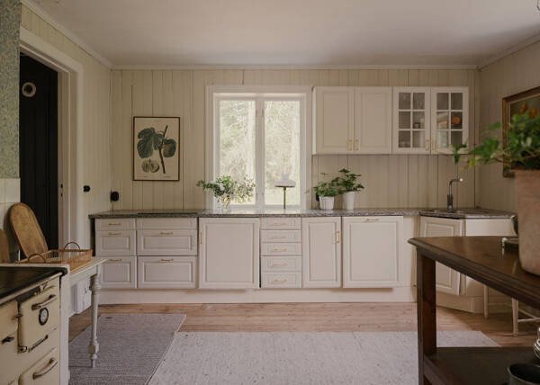 Царство цветочных обоев в красивом деревенском домике в Швеции Царство цветочных обоев в красивом деревенском домике в Швеции