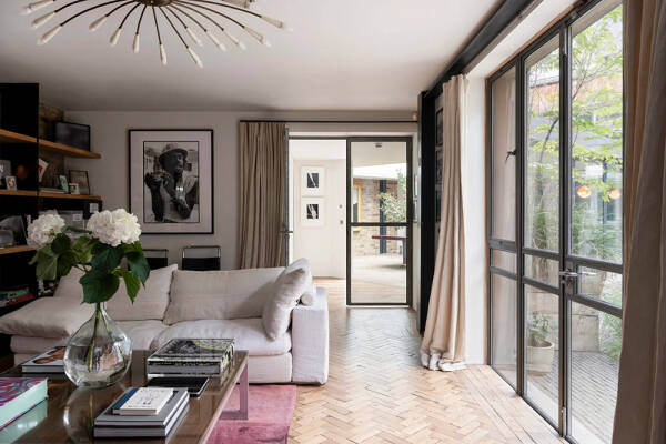 Невероятный лофт в здании бывшей студии в Лондоне