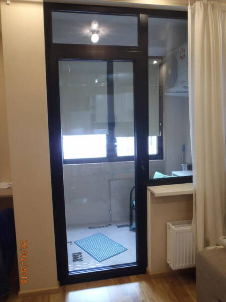 Размеры, материалы изготовления и виды балконных дверей с окном Размеры, материалы изготовления и виды балконных дверей с окном