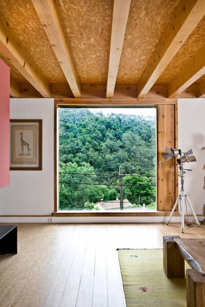 Подшивка потолка ОСБ плитой: плюсы и минусы, выбор плиты на потолок, технология монтажа. Подшивка потолка ОСБ плитой: плюсы и минусы, выбор плиты на потолок, технология монтажа.