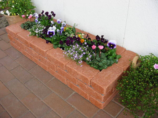 Как сделать клумбу, цветник или цветочницу на дачном участке Как сделать клумбу, цветник или цветочницу на дачном участке