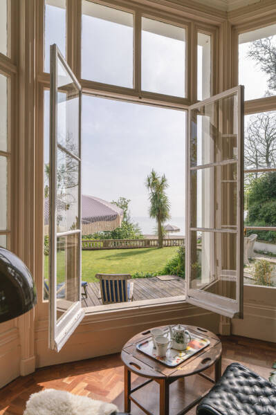 Великолепная архитектура с яркими современными штрихами: дом в Англии