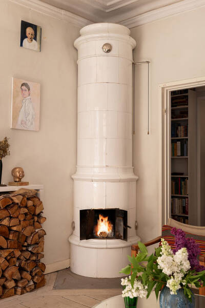 Дровяная печь и винтажная мебель: уютная квартира в Швеции (78 кв. м) Дровяная печь и винтажная мебель: уютная квартира в Швеции (78 кв. м)