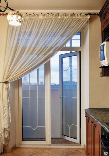 Размеры, материалы изготовления и виды балконных дверей с окном Размеры, материалы изготовления и виды балконных дверей с окном