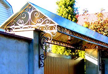 Навесы и козырьки для ворот Навесы и козырьки для ворот