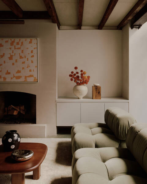 Микс стилей и солнечный свет в интерьерах необычного таунхауса в Нью-Йорке Микс стилей и солнечный свет в интерьерах необычного таунхауса в Нью-Йорке