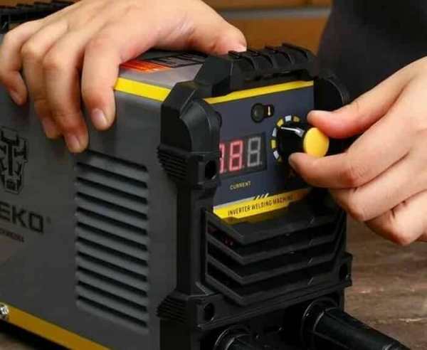 Сварочный аппарат DEKO DKWM200A Сварочный аппарат DEKO DKWM200A