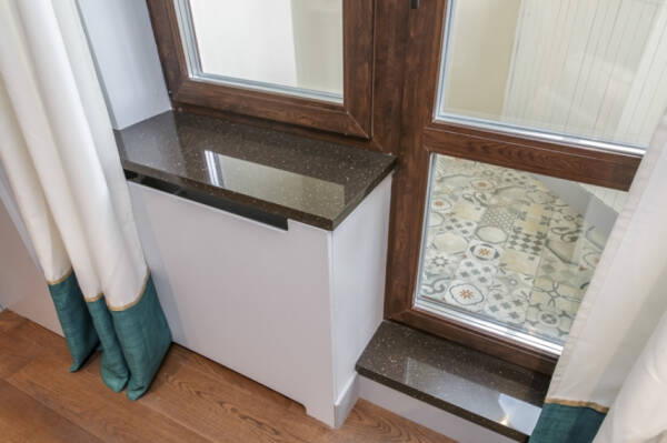 Можно ли демонтировать порог под балконной дверью?