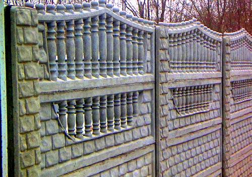 Заборы из цементных блоков и плит