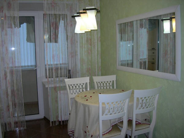 Выбор штор на кухню с балконной дверью Выбор штор на кухню с балконной дверью