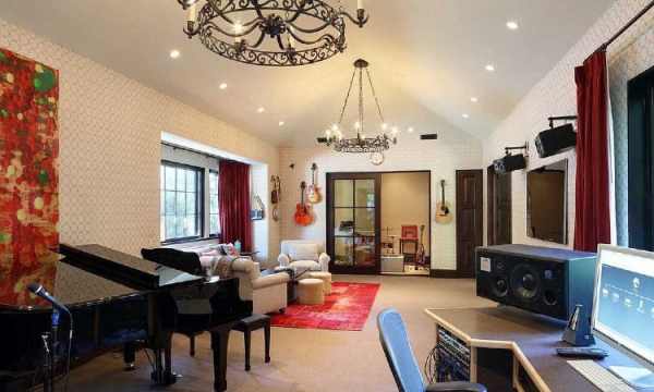 Дом Дуэйна Джонсона: как живет главный герой фильма «Царь скорпионов» Дом Дуэйна Джонсона: как живет главный герой фильма «Царь скорпионов»