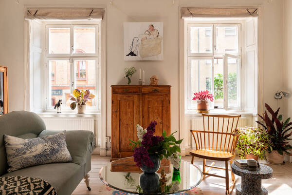 Дровяная печь и винтажная мебель: уютная квартира в Швеции (78 кв. м) Дровяная печь и винтажная мебель: уютная квартира в Швеции (78 кв. м)