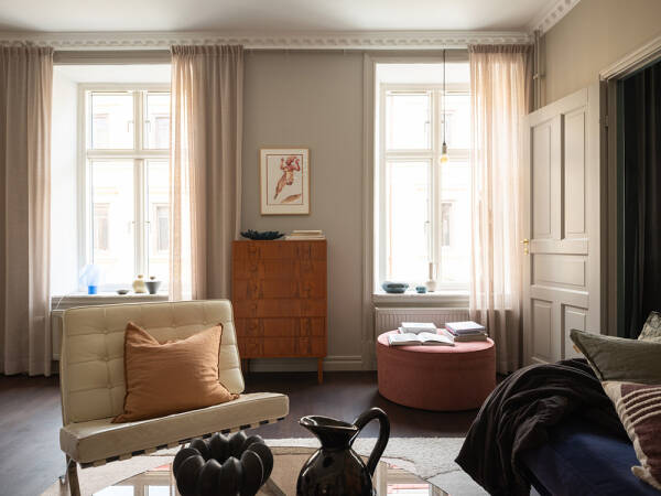 Бежевые стены, яркий декор и тёмная спальня: квартира в Гетеборге (68 кв. м) Бежевые стены, яркий декор и тёмная спальня: квартира в Гетеборге (68 кв. м)