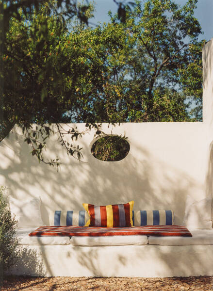 Яркие краски на средиземноморском побережье от Zara Home Яркие краски на средиземноморском побережье от Zara Home