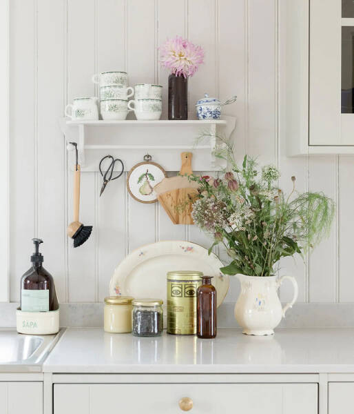 Будто стоит здесь с прошлого века: новый дачный домик в традиционном стиле Будто стоит здесь с прошлого века: новый дачный домик в традиционном стиле