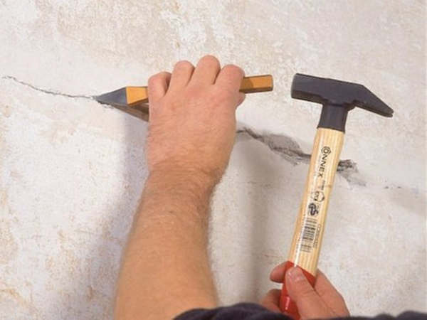 Почему трескается шпаклевка на стенах и как заделать трещины? Почему трескается шпаклевка на стенах и как заделать трещины?