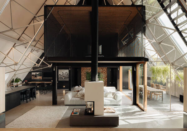 Невероятный лофт в здании бывшей церкви в Амстердаме Невероятный лофт в здании бывшей церкви в Амстердаме