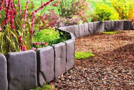 Установка маленького забора на участке Установка маленького забора на участке