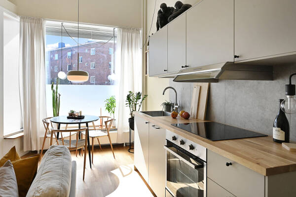 Яркий и тёплый интерьер небольшой квартиры на первом этаже в Стокгольме (34 кв. м) Яркий и тёплый интерьер небольшой квартиры на первом этаже в Стокгольме (34 кв. м)