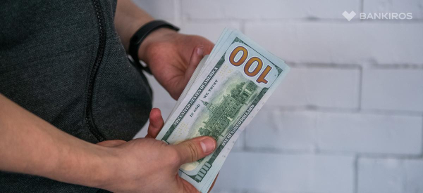 Юрист рассказал, в каком случае наличные доллары могут привести к проблемам с законом Юрист рассказал, в каком случае наличные доллары могут привести к проблемам с законом