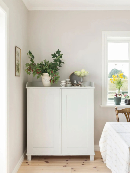 Будто стоит здесь с прошлого века: новый дачный домик в традиционном стиле Будто стоит здесь с прошлого века: новый дачный домик в традиционном стиле