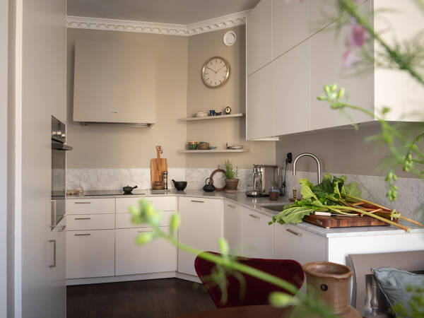 Бежевые стены, яркий декор и тёмная спальня: квартира в Гетеборге (68 кв. м) Бежевые стены, яркий декор и тёмная спальня: квартира в Гетеборге (68 кв. м)