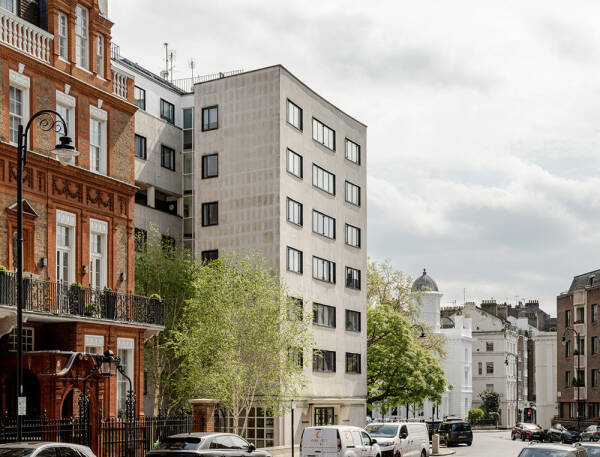 Интересное пространство белой квартиры в Лондоне Интересное пространство белой квартиры в Лондоне