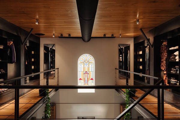 Невероятный лофт в здании бывшей церкви в Амстердаме Невероятный лофт в здании бывшей церкви в Амстердаме