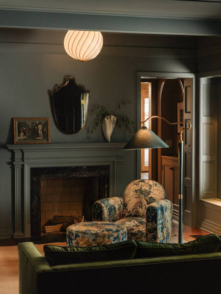 Приглушенный уют и великолепные обои: дом в Лос-Анджелесе