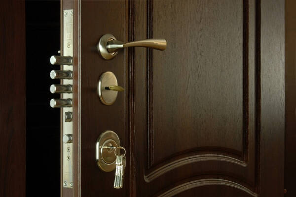 Размеры входной двери в частном доме