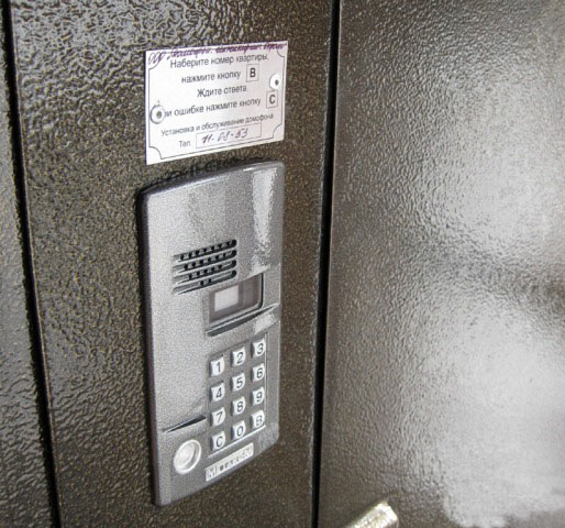 Нюансы выбора и монтажа тамбурной двери на лестничную площадку Нюансы выбора и монтажа тамбурной двери на лестничную площадку