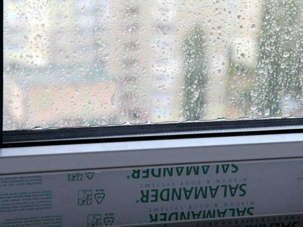 Полезные рецепты и народные средства: как обработать окна от запотевания в доме, квартире и на балконе зимой Полезные рецепты и народные средства: как обработать окна от запотевания в доме, квартире и на балконе зимой